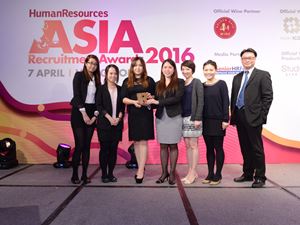 NWS Holdings garnered the Best On-Boarding Experience Award in the Asia Recruitment Awards 2016 Presentation Ceremony.