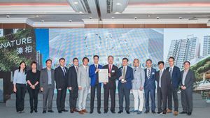 协兴建筑有限公司荣获「2016年度优质建筑大奖」─「香港住宅项目（多幢）」组别大奖及优异奖。